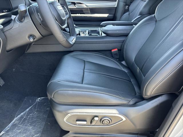 2026 Jeep Grand Wagoneer 4x2