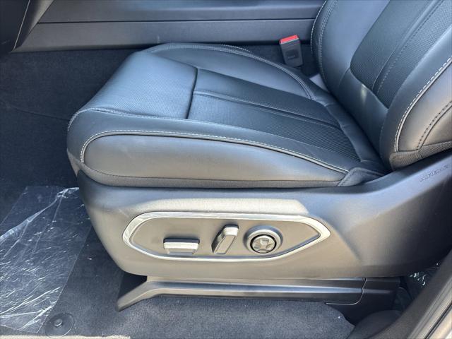 2026 Jeep Grand Wagoneer 4x2