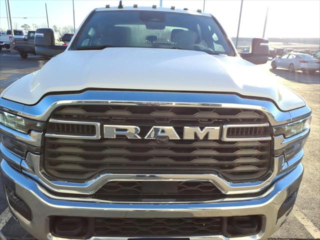 2026 RAM Ram 3500 Chassis Cab RAM 3500 TRADESMAN CREW CAB CHASSIS 4X4 60 CA 2026 RAM Ram 3500 Chassis Cab RAM 3500 TRADESMAN CREW CAB CHASSIS 4X4 60 CA
