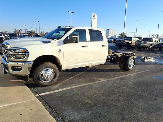 2026 RAM Ram 3500 Chassis Cab RAM 3500 TRADESMAN CREW CAB CHASSIS 4X4 60 CA 2026 RAM Ram 3500 Chassis Cab RAM 3500 TRADESMAN CREW CAB CHASSIS 4X4 60 CA