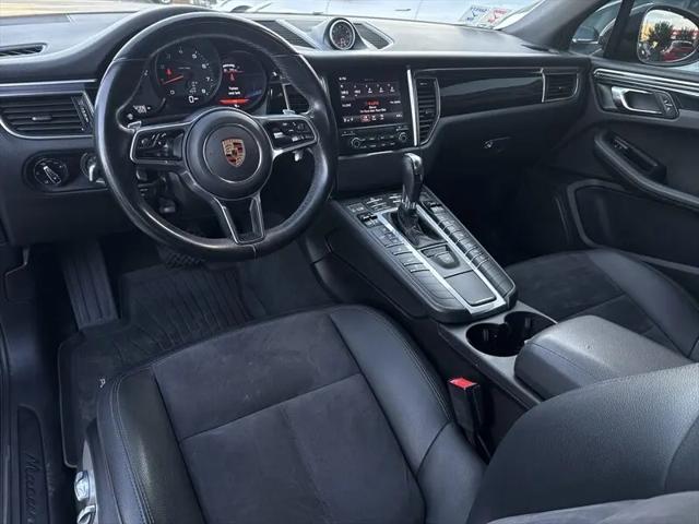 2018 Porsche Macan Macan