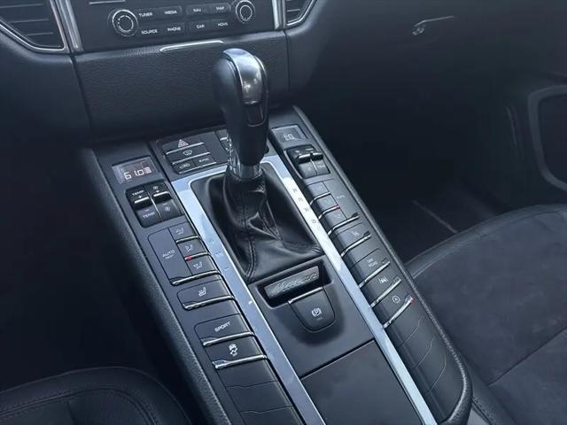 2018 Porsche Macan Macan