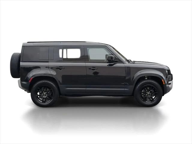 2025 Land Rover Defender 110 P300