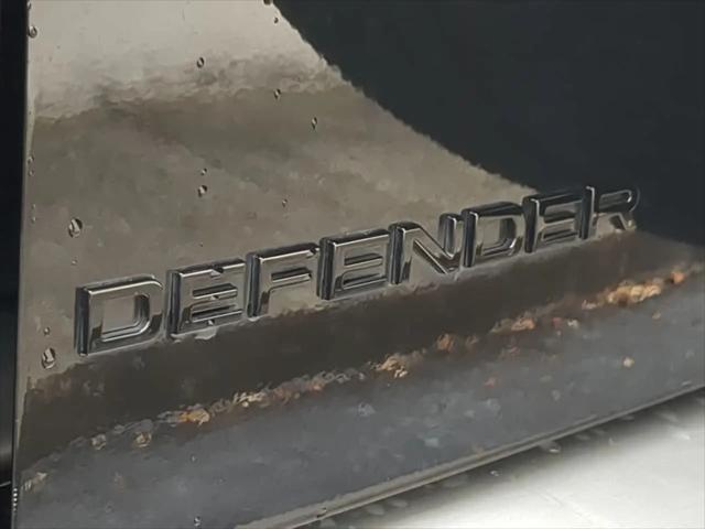 2025 Land Rover Defender 110 P300