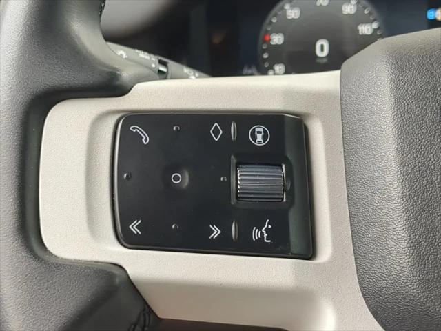 2025 Land Rover Defender 110 P300