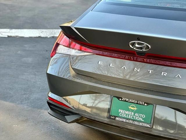 2023 Hyundai Elantra SE