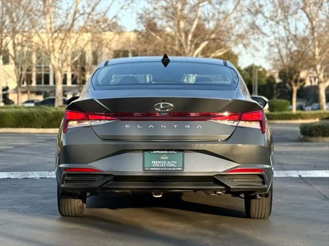 2023 Hyundai Elantra SE