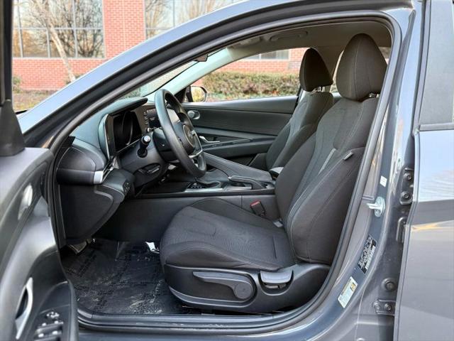 2023 Hyundai Elantra SE