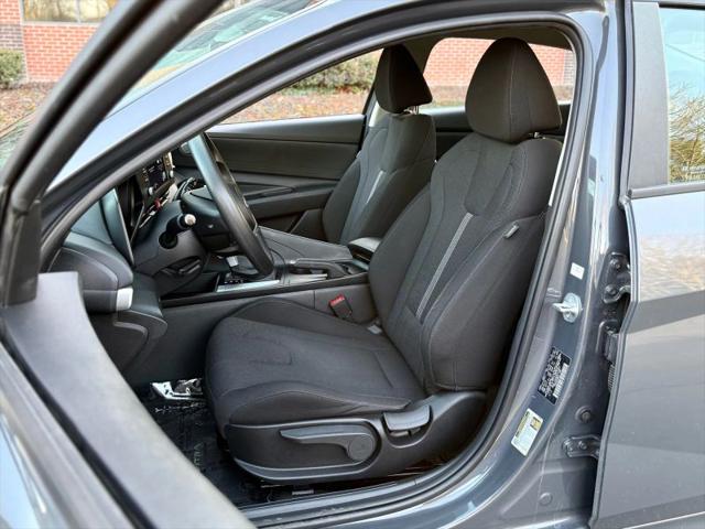 2023 Hyundai Elantra SE