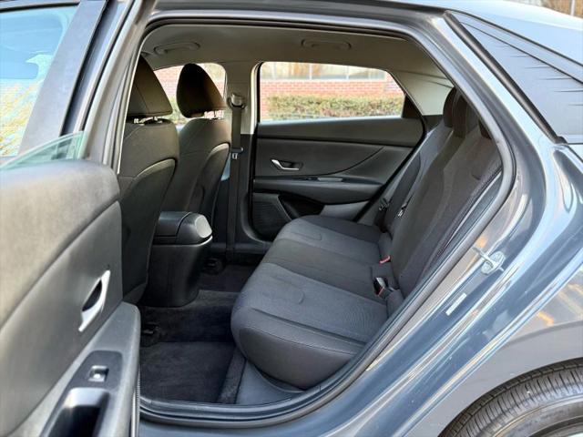 2023 Hyundai Elantra SE