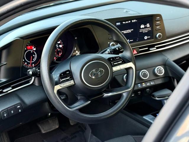 2023 Hyundai Elantra SE