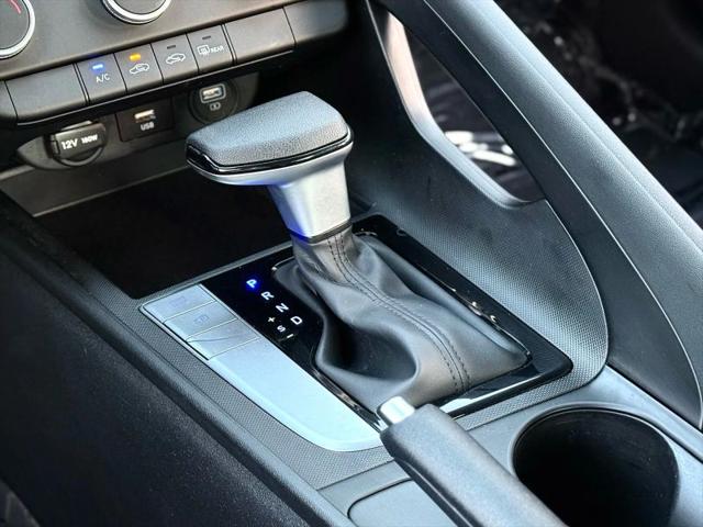 2023 Hyundai Elantra SE
