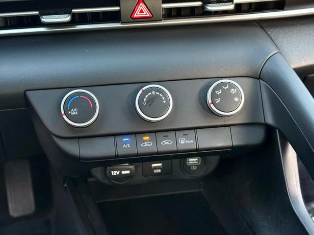 2023 Hyundai Elantra SE