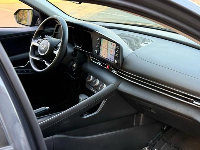 2023 Hyundai Elantra SE