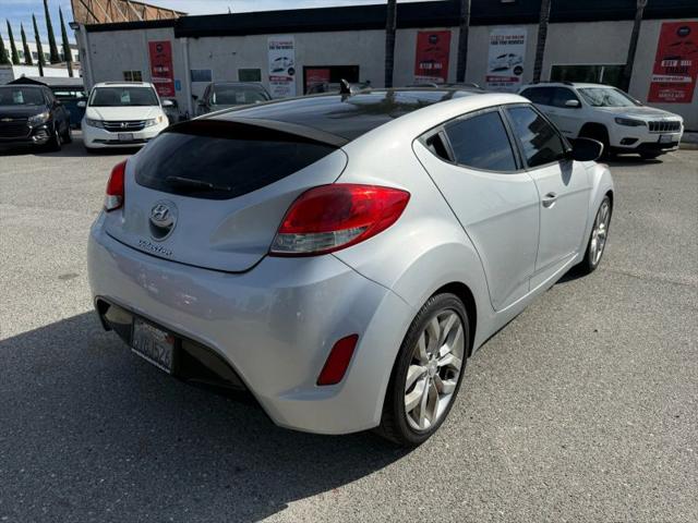 2013 Hyundai Veloster Base w/Black