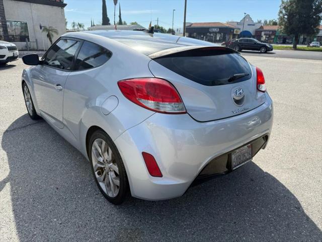 2013 Hyundai Veloster Base w/Black