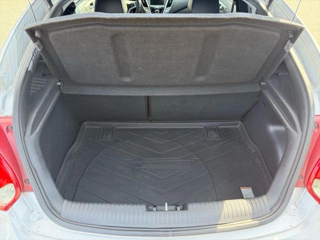 2013 Hyundai Veloster Base w/Black