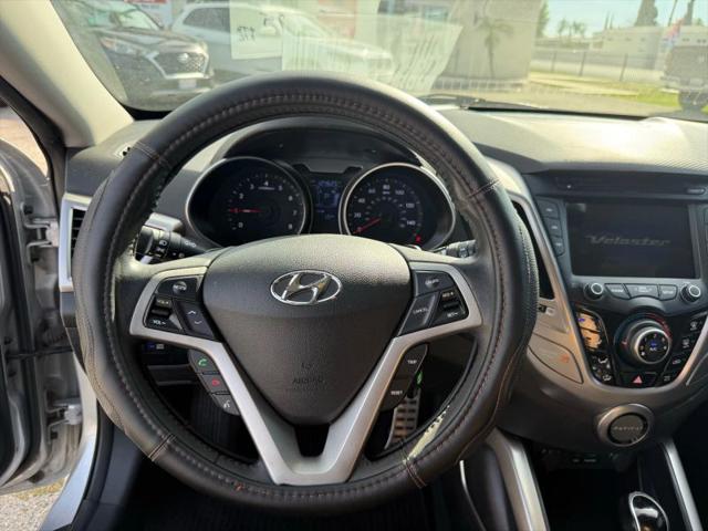 2013 Hyundai Veloster Base w/Black