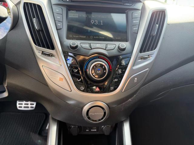 2013 Hyundai Veloster Base w/Black