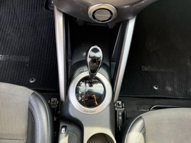 2013 Hyundai Veloster Base w/Black