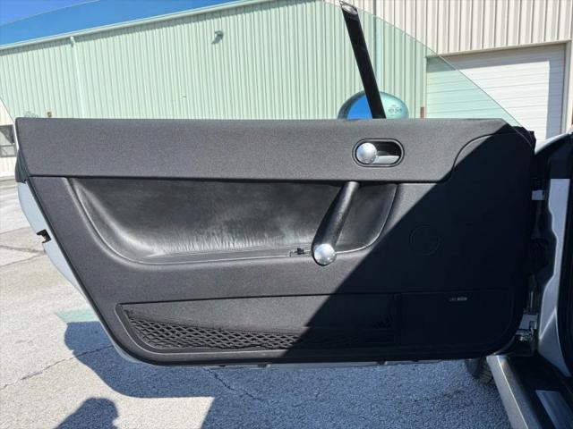 2000 Audi TT Base