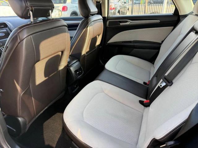 2020 Ford Fusion SE