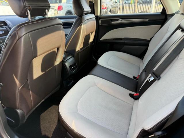 2020 Ford Fusion SE