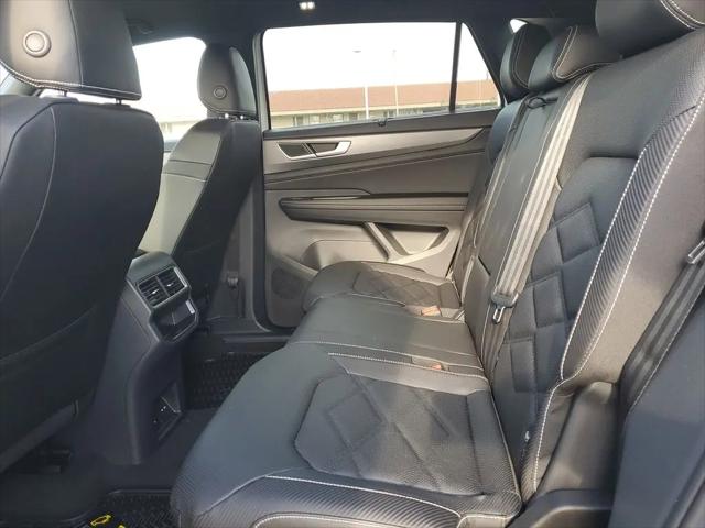 2026 Volkswagen Atlas Cross Sport SE with Technology