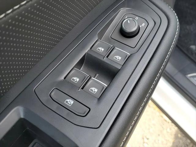 2026 Volkswagen Atlas Cross Sport SE with Technology