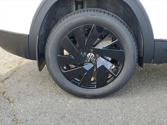 2026 Volkswagen Atlas Cross Sport SE with Technology