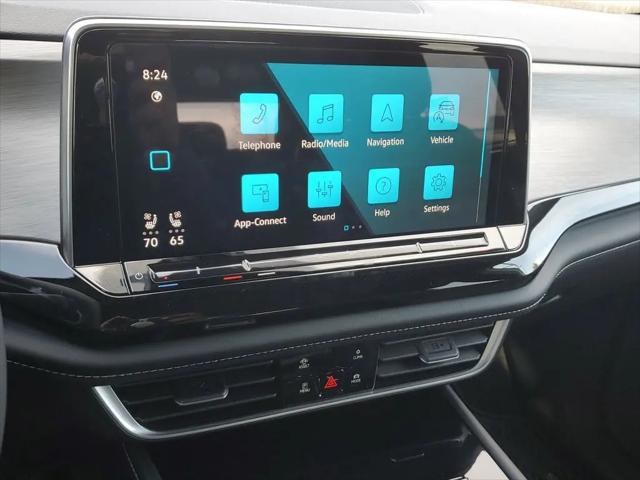 2026 Volkswagen Atlas Cross Sport SE with Technology