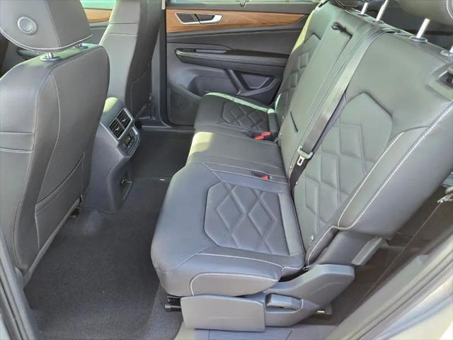 2026 Volkswagen Atlas SE with Technology