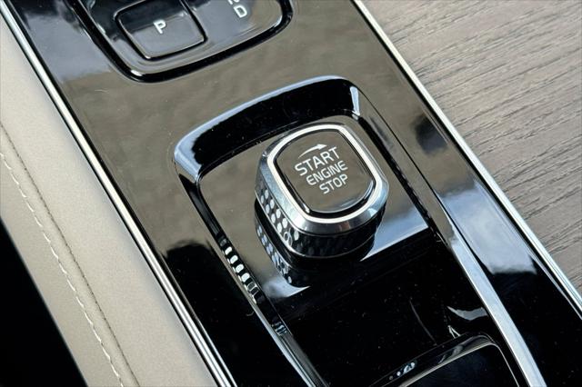 2026 Volvo XC90 Plug-In Hybrid Ultra, T8 AWD, Electric/Gasoline, Bright, 7 Seats
