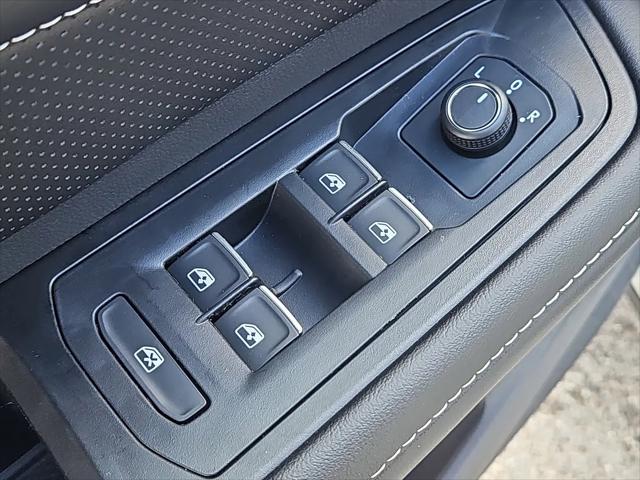 2026 Volkswagen Atlas Cross Sport SEL R-Line Black