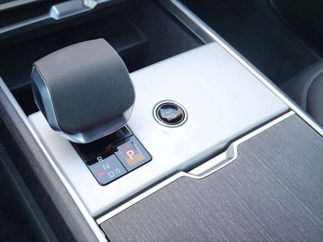2026 Land Rover Range Rover P400 SE 7 Seat