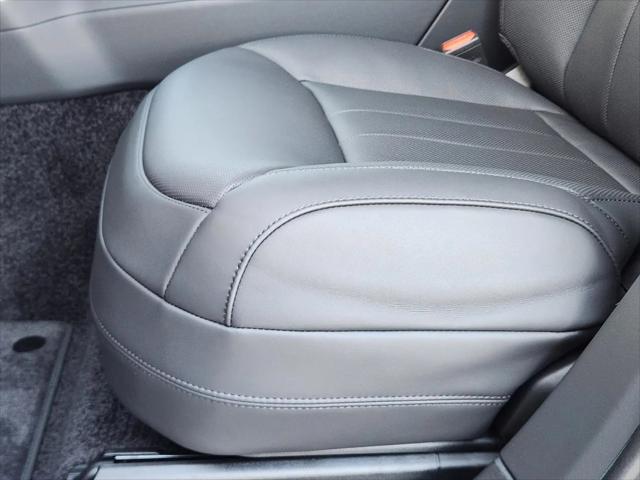 2026 Land Rover Range Rover P400 SE 7 Seat