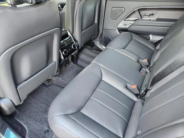 2026 Land Rover Range Rover P400 SE 7 Seat