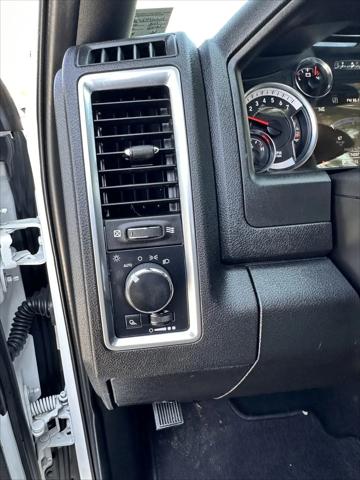 2023 Ram 1500 Classic Warlock Crew Cab 4x4 5'7" Box