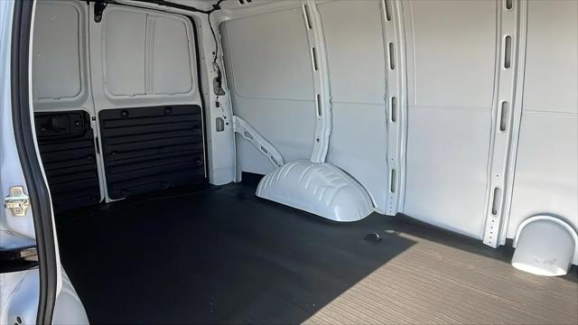 2026 Chevrolet Express Cargo Van 2500 Regular Wheelbase, WT, RWD