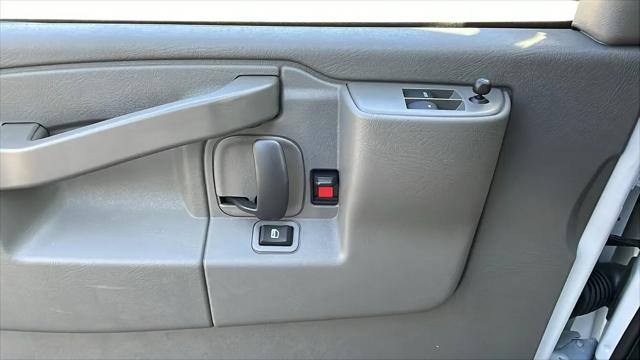 2026 Chevrolet Express Cargo Van 2500 Regular Wheelbase, WT, RWD