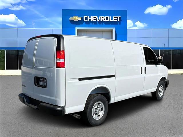 2026 Chevrolet Express Cargo Van 2500 Regular Wheelbase, WT, RWD