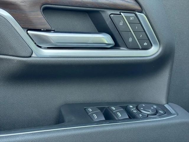 2026 GMC Sierra 2500HD Crew Cab, Standard Bed, SLT, 4WD