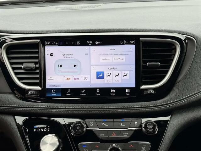 2026 Chrysler Pacifica Select