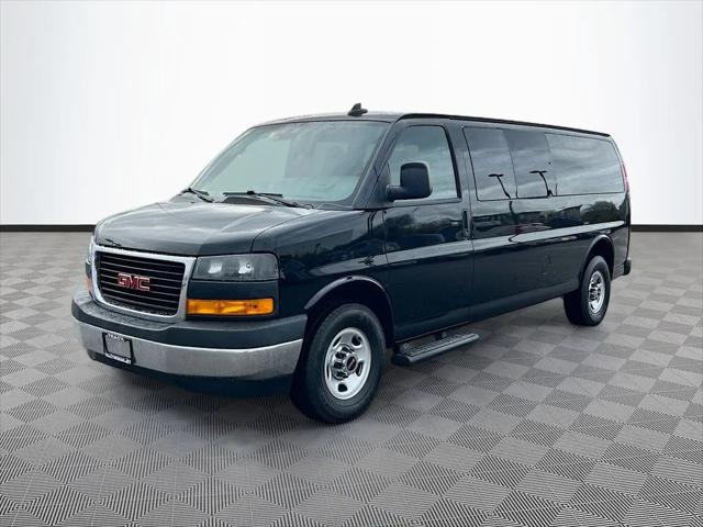 2022 GMC Savana Passenger RWD 3500 Extended Wheelbase LT