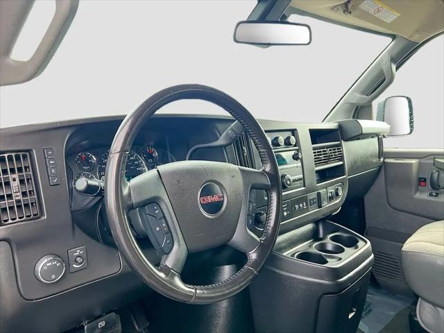 2022 GMC Savana Passenger RWD 3500 Extended Wheelbase LT