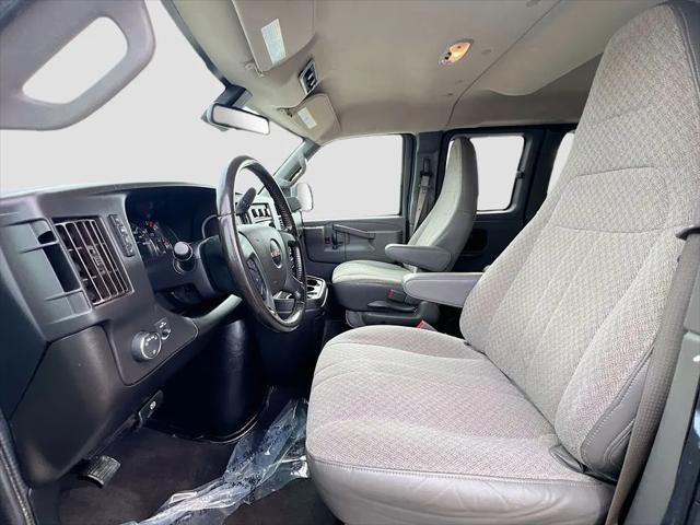 2022 GMC Savana Passenger RWD 3500 Extended Wheelbase LT