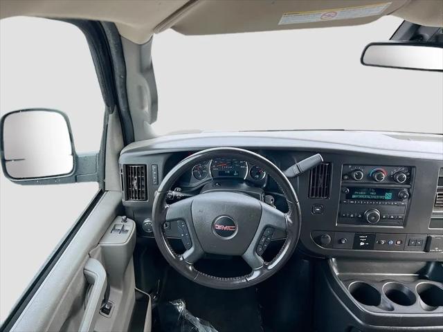 2022 GMC Savana Passenger RWD 3500 Extended Wheelbase LT