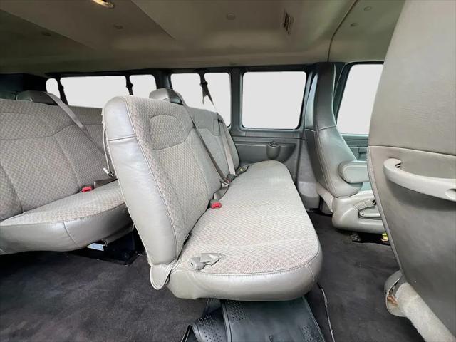2022 GMC Savana Passenger RWD 3500 Extended Wheelbase LT