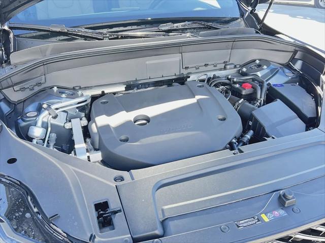 2026 Volvo XC90 Plus, B6 AWD Gas (mild hybrid), Gasoline, Bright, 7 Seats