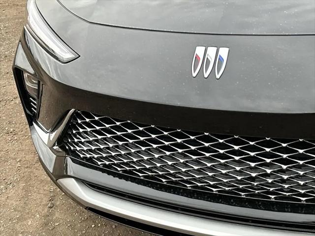 2026 Buick NV Avenir FWD